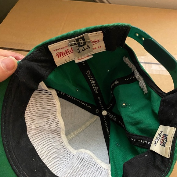 Mitchell and Ness SnapBack Eagles hat - Picture 3 of 4